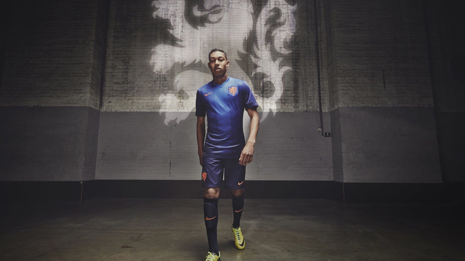 意甲焦点战之夜，德布劳内连续得分拉开差距，改写意甲争冠格局